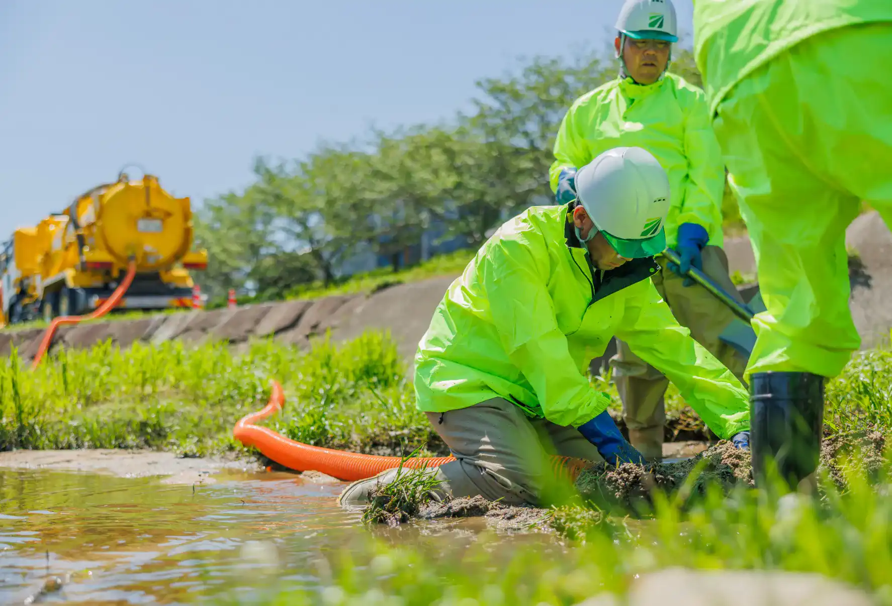 河川等の浚渫作業